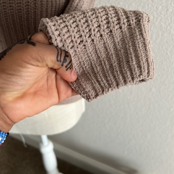 Sweater - Picture 2 of 5